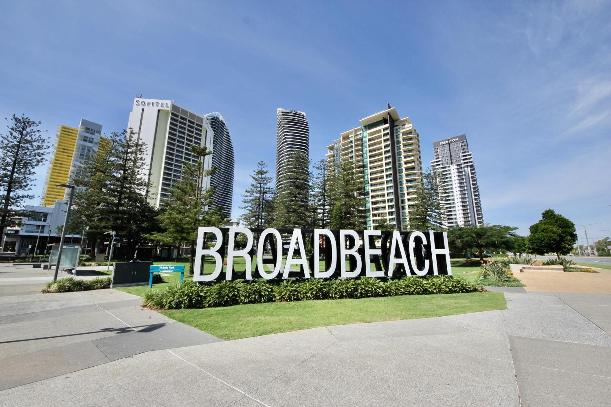Broadbeach Level 10 With Views Gold Coast